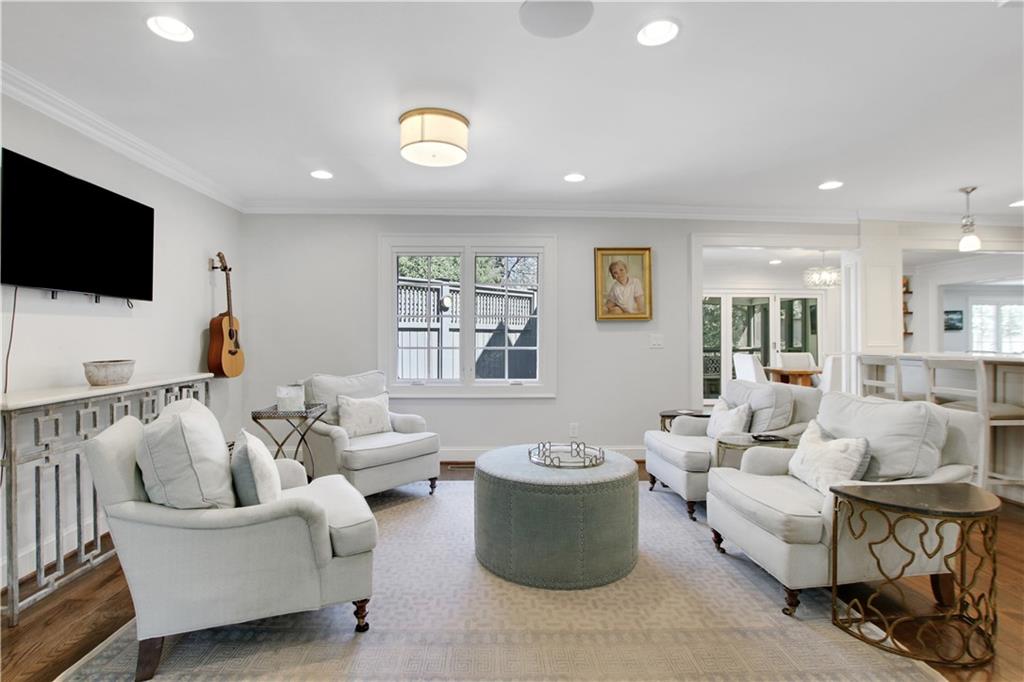 11 Collier Lane NW