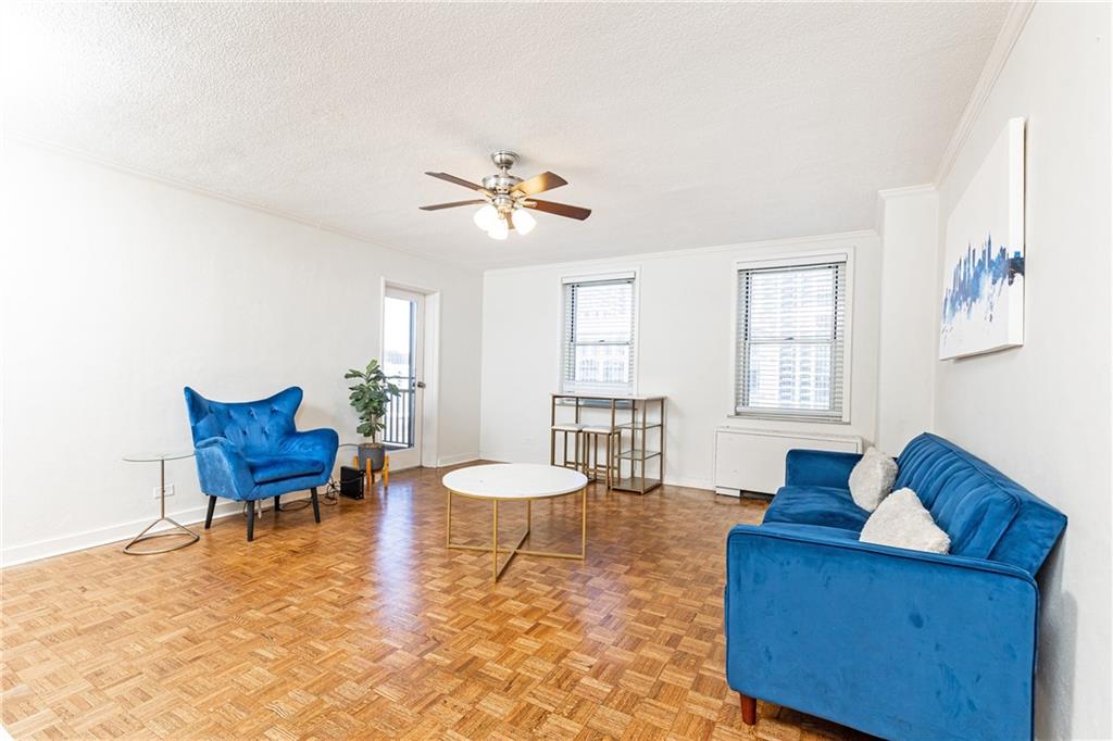300 W Peachtree 8C
