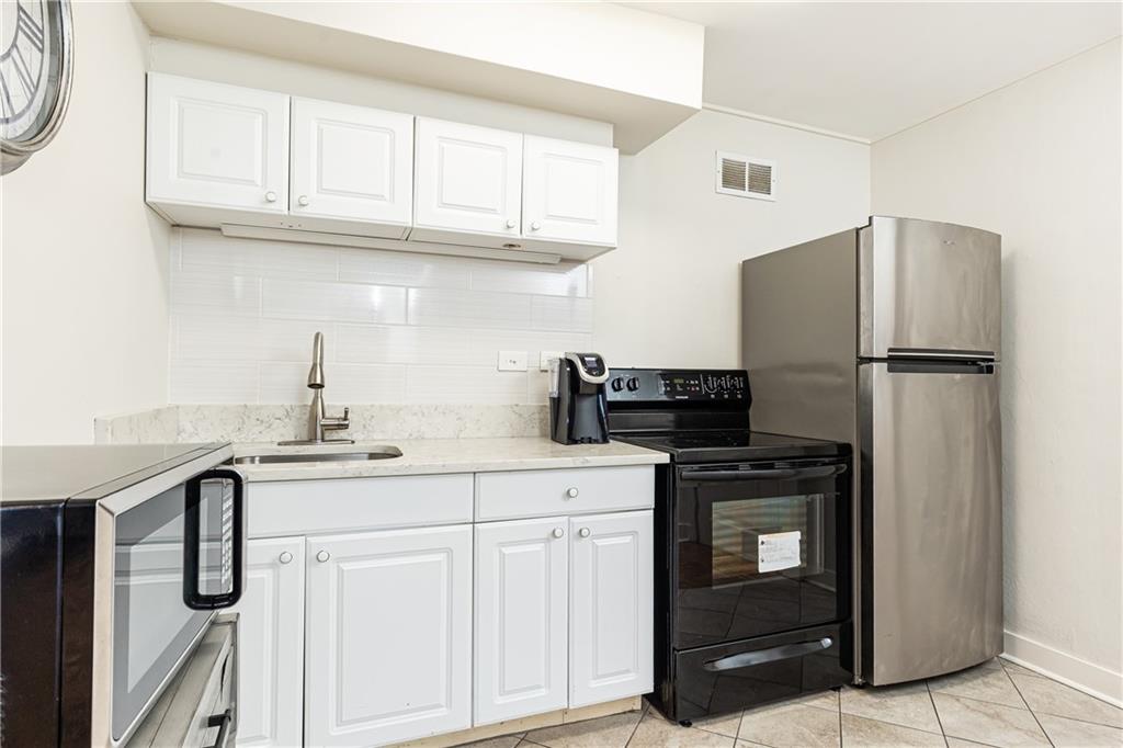 300 W Peachtree 8C