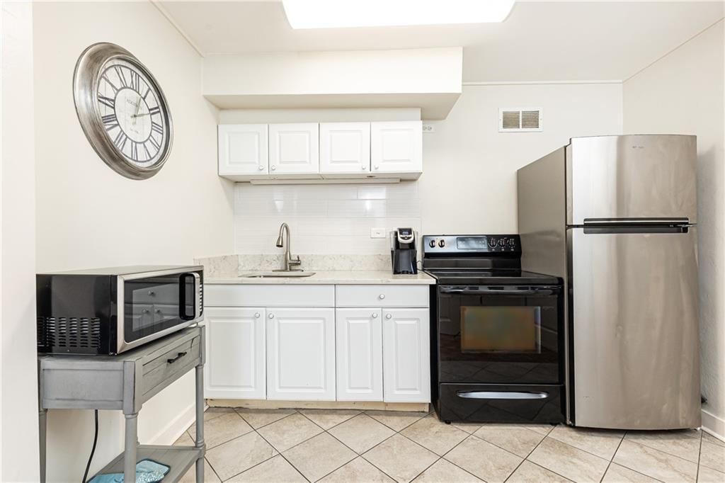 300 W Peachtree 8C