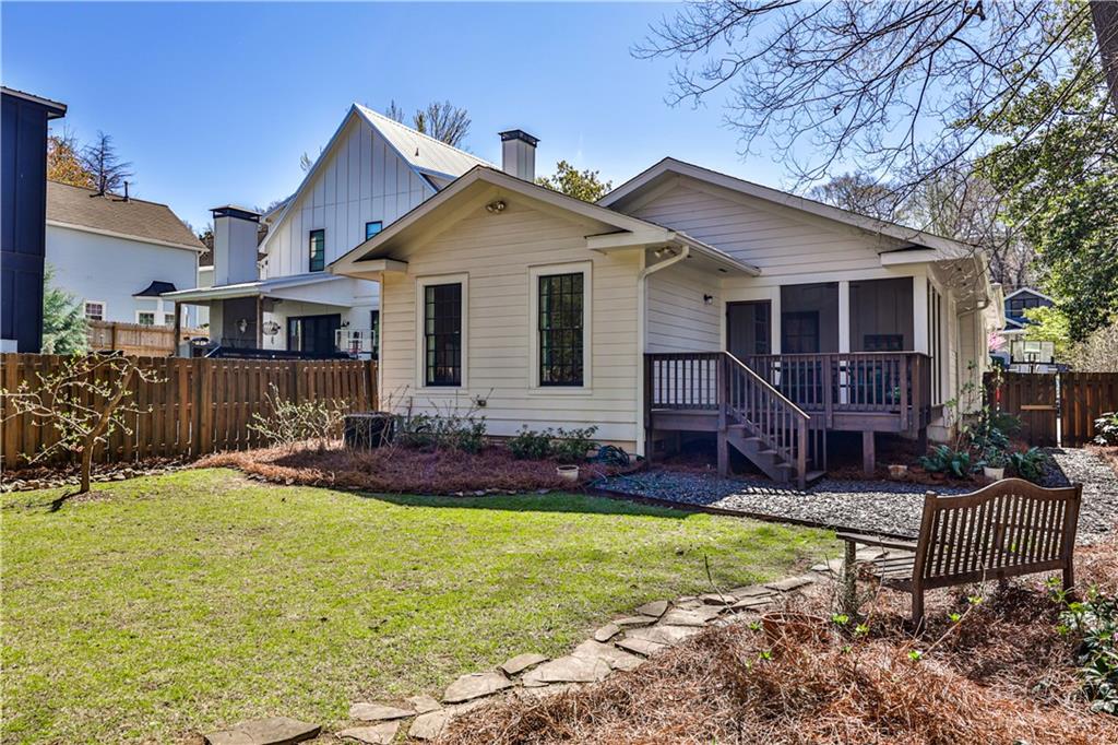 976 Blue Ridge Avenue NE