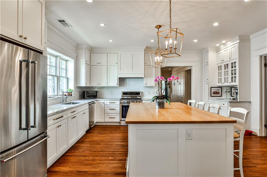 976 Blue Ridge Avenue NE