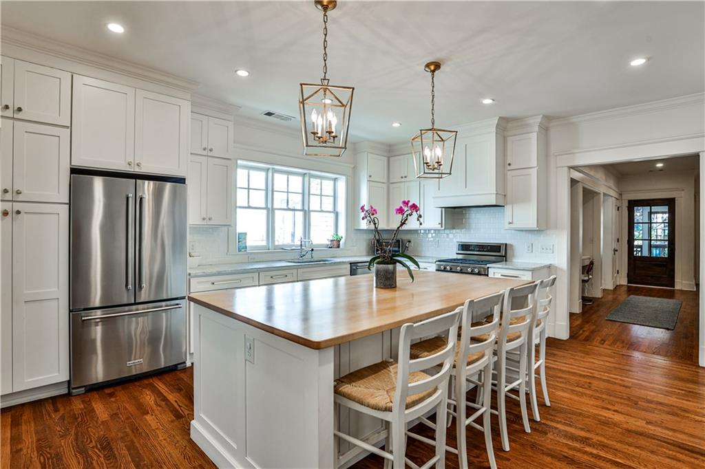 976 Blue Ridge Avenue NE