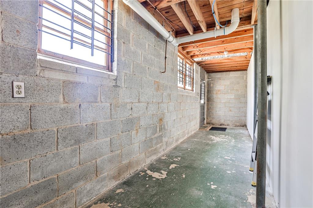 1777 Oak Crest Court