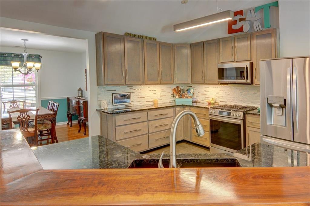 525 HILLIARD Court