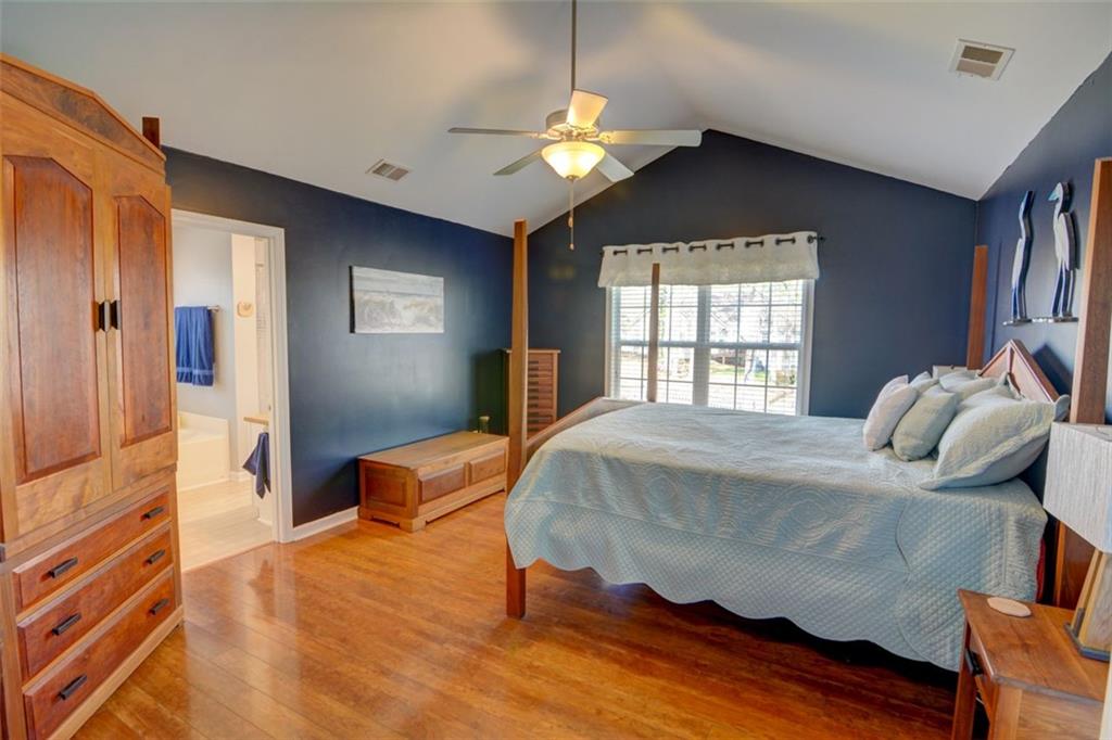525 HILLIARD Court