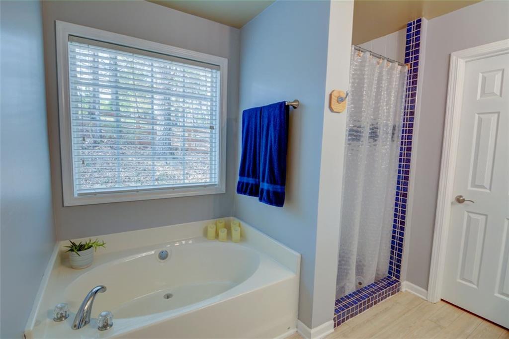 525 HILLIARD Court
