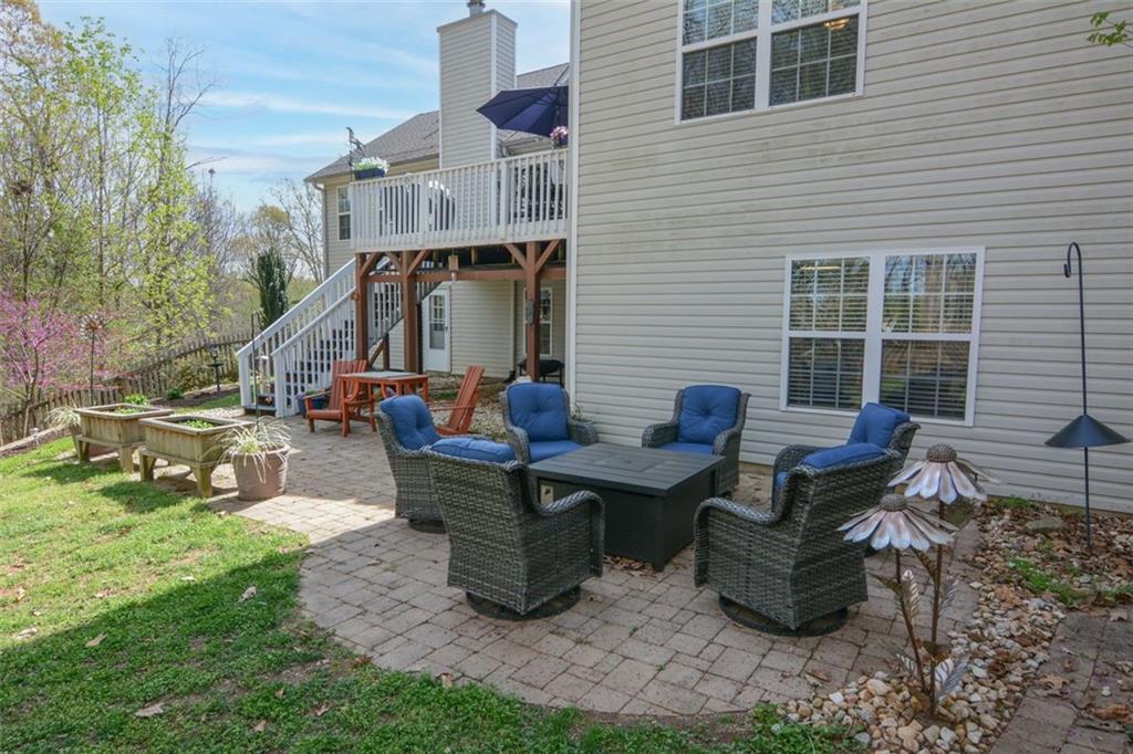 525 HILLIARD Court
