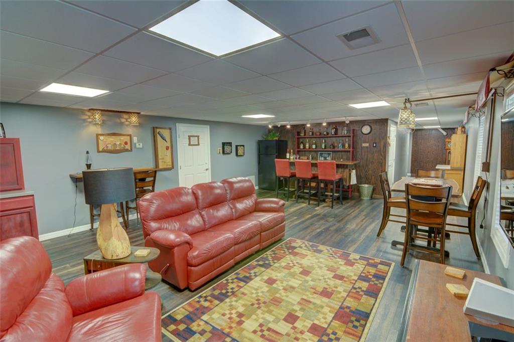525 HILLIARD Court