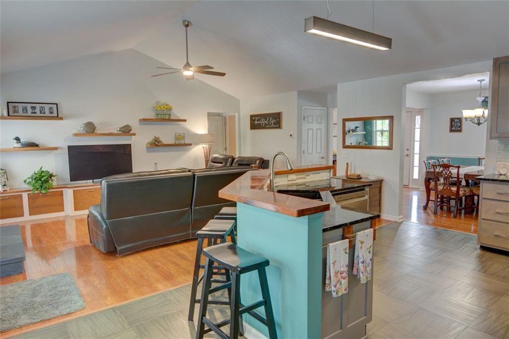 525 HILLIARD Court