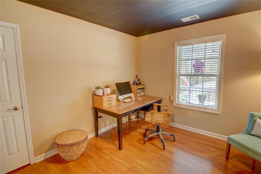 525 HILLIARD Court