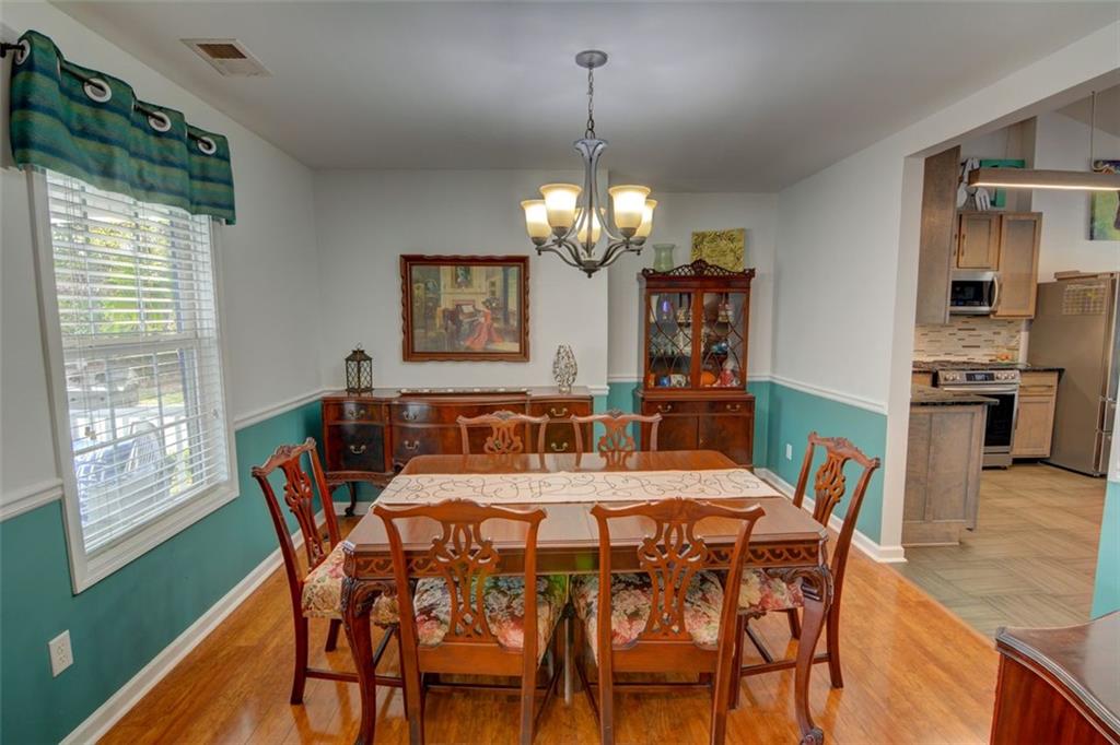 525 HILLIARD Court