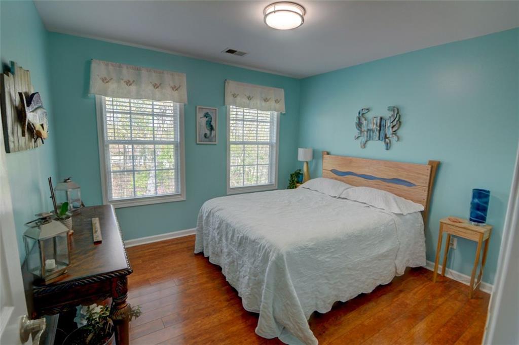525 HILLIARD Court