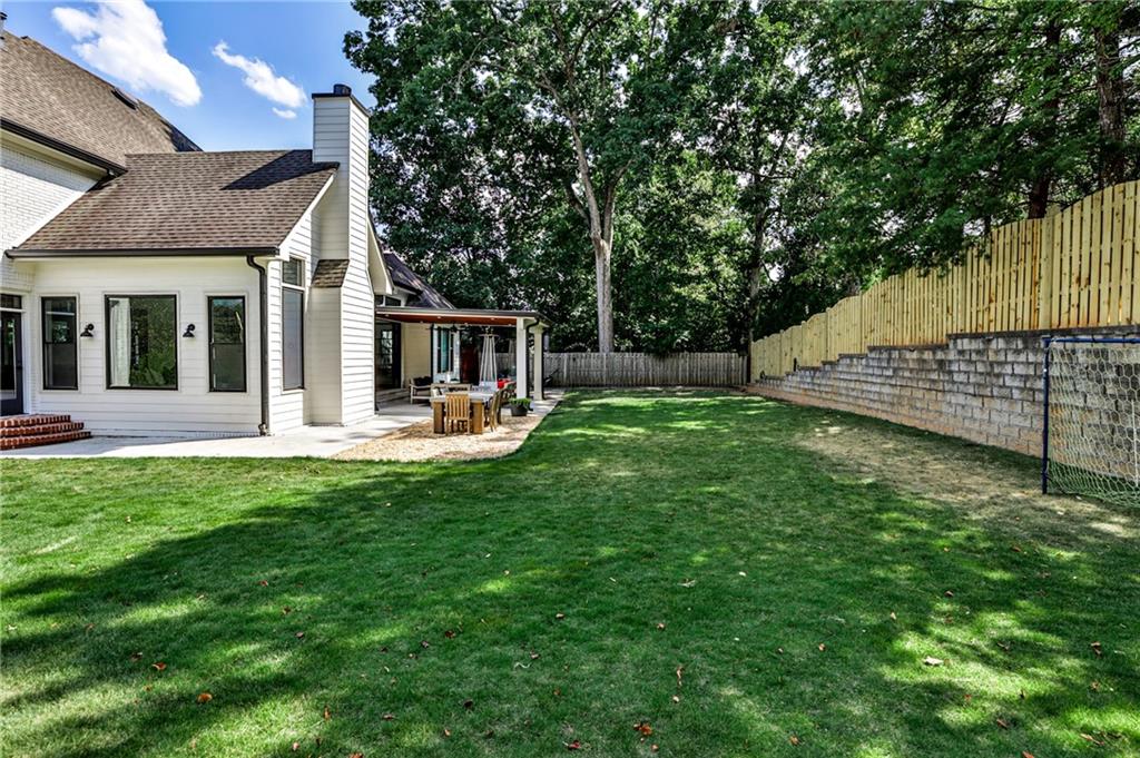 237 Webney Drive SE