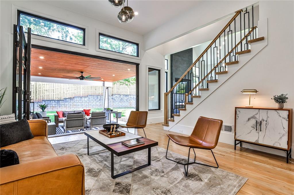 237 Webney Drive SE