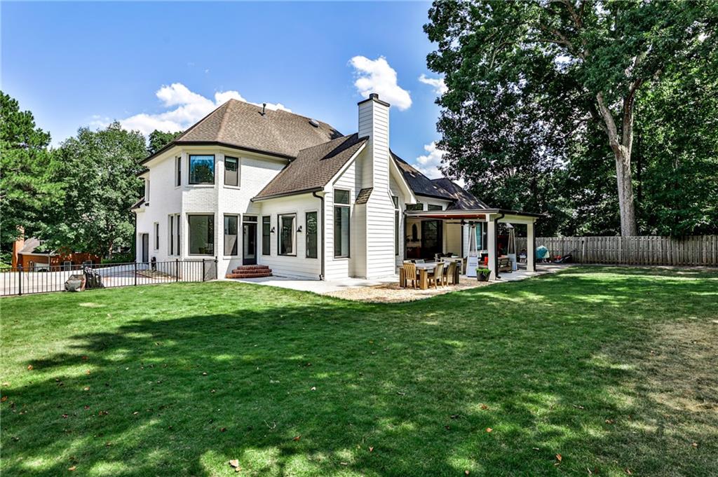 237 Webney Drive SE