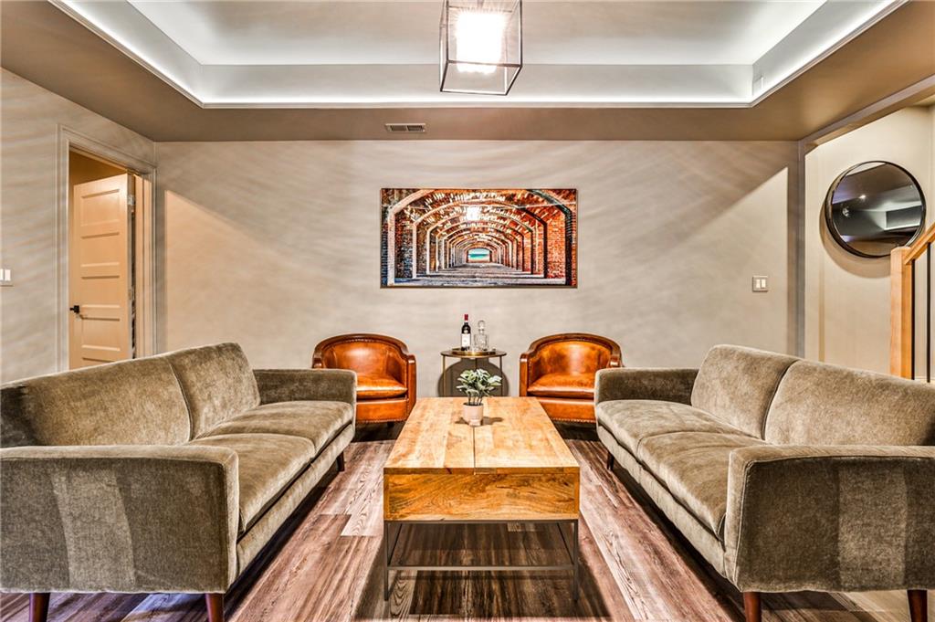 237 Webney Drive SE