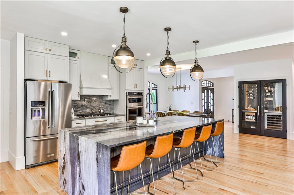 237 Webney Drive SE