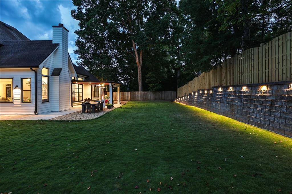 237 Webney Drive SE