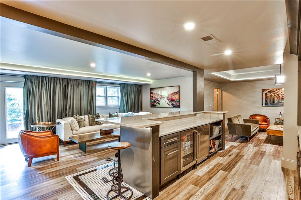 237 Webney Drive SE