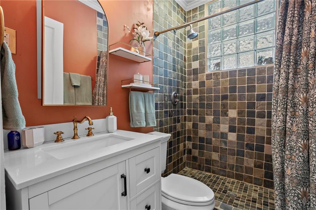991 N Highland Avenue NE Unit 1