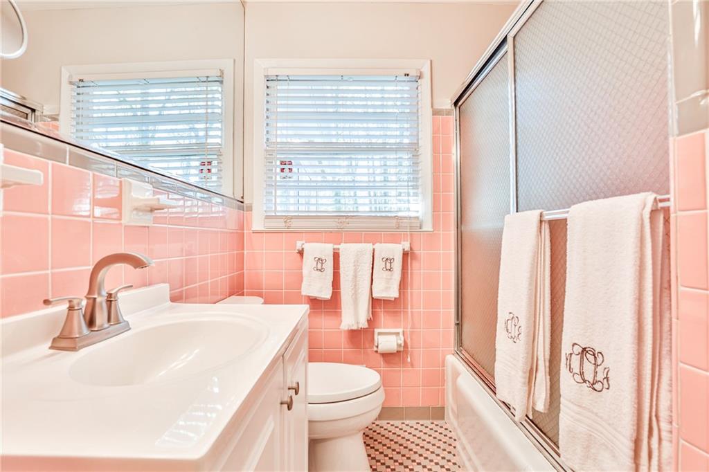 1309 Brookshire Lane NE
