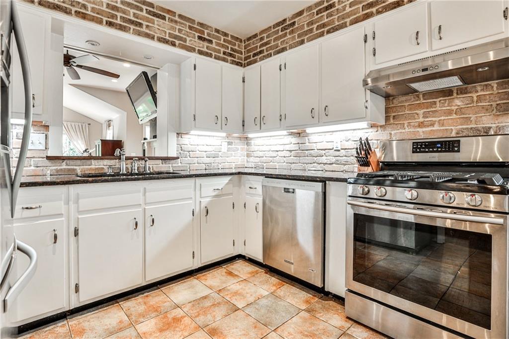 1309 Brookshire Lane NE