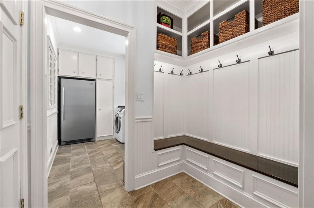 5334 Lake View Club