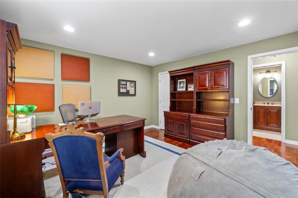 5334 Lake View Club