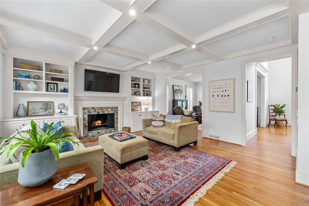 5334 Lake View Club