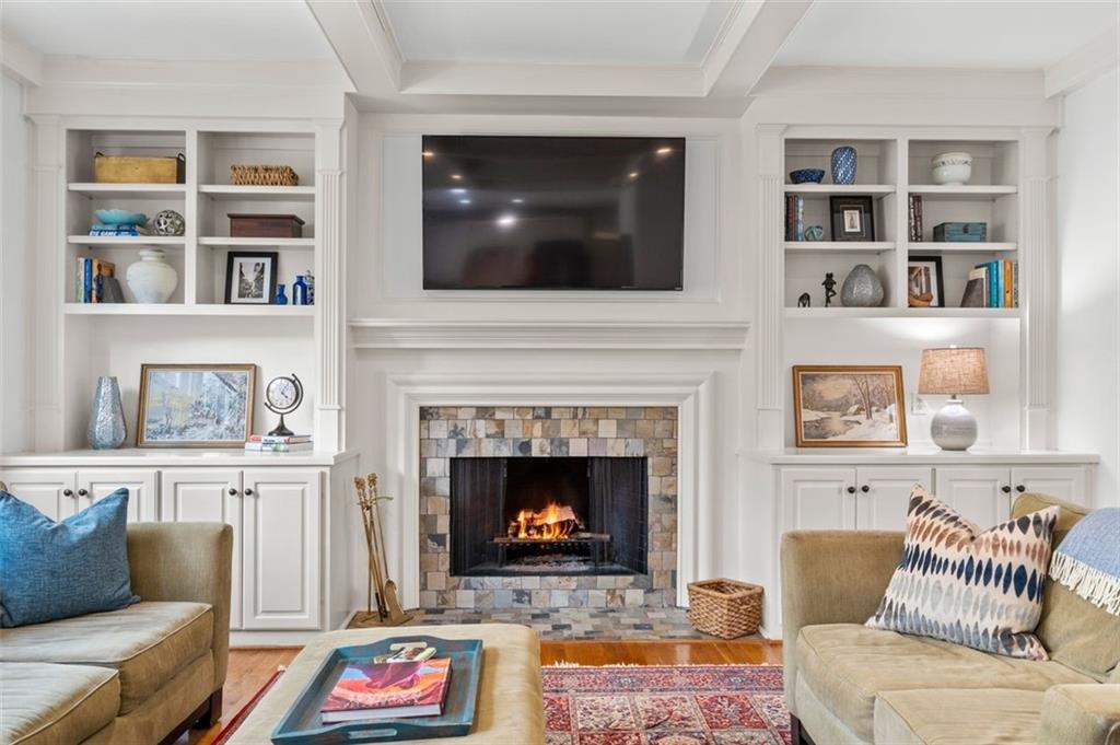 5334 Lake View Club