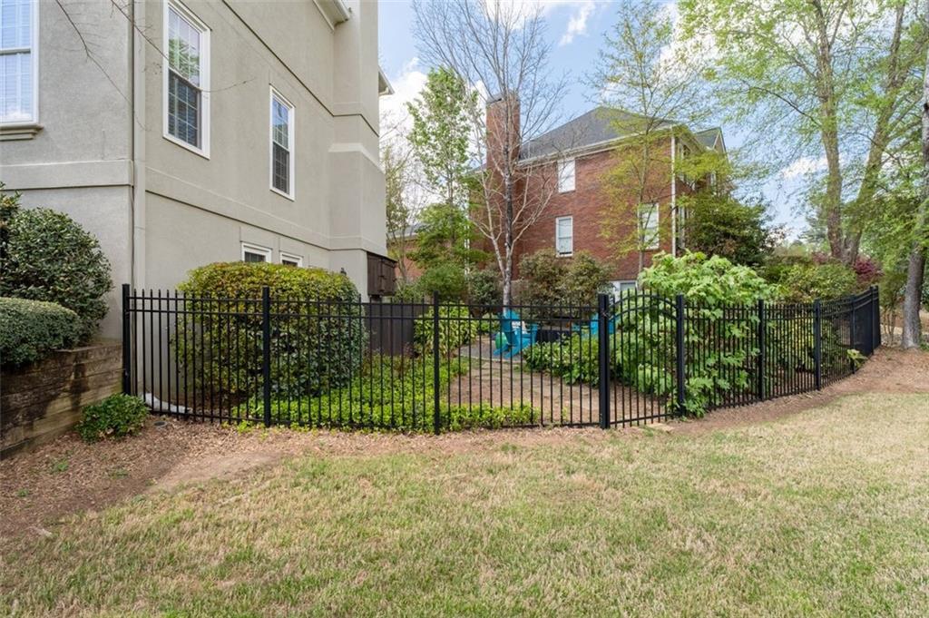 5334 Lake View Club