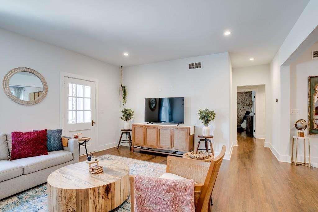 68 Peachtree Memorial - Drive Unit # 68