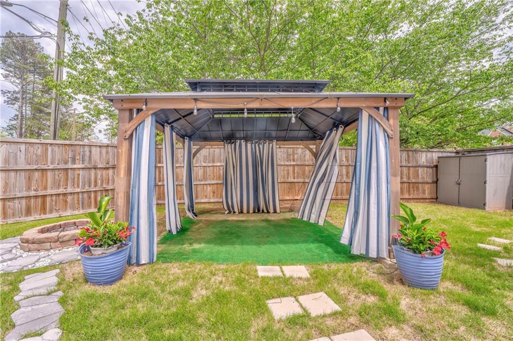 3229 Summer Stream Lane NW