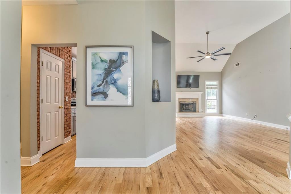 3229 Summer Stream Lane NW