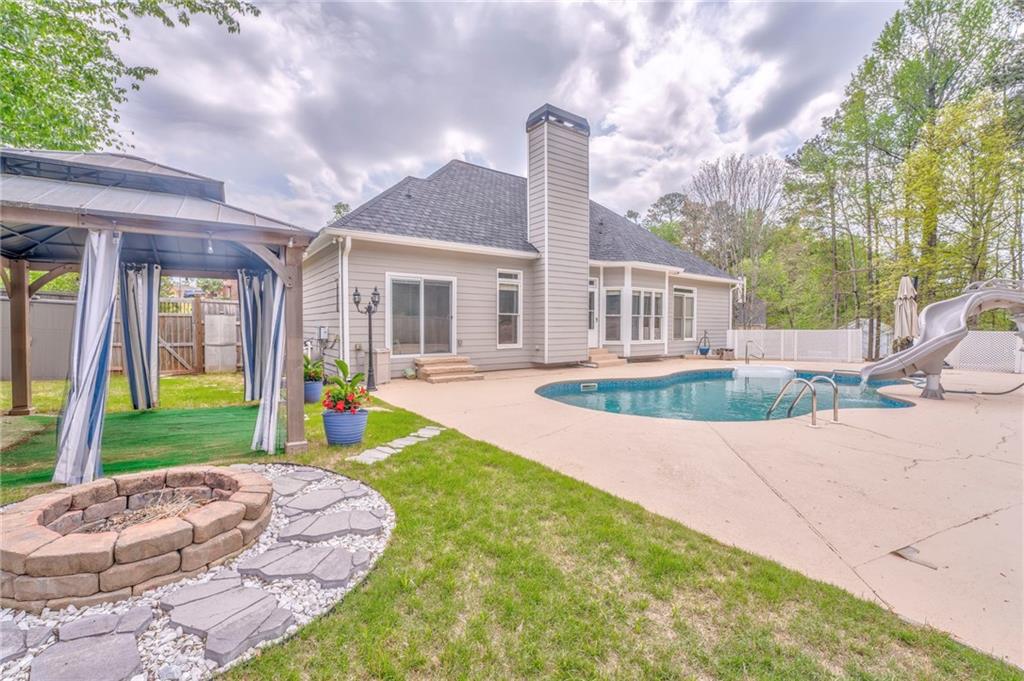 3229 Summer Stream Lane NW