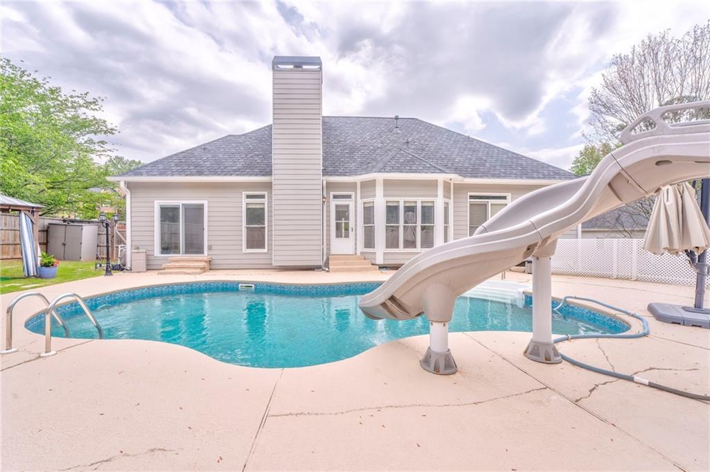 3229 Summer Stream Lane NW