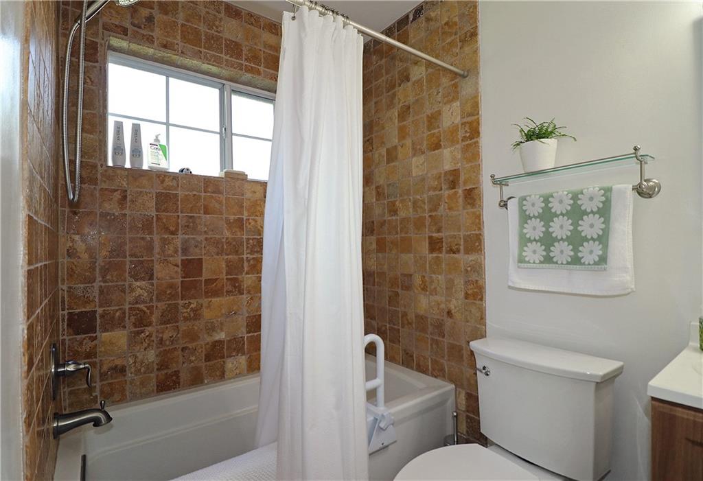 311 Peachtree Hills Avenue NE Unit 17C