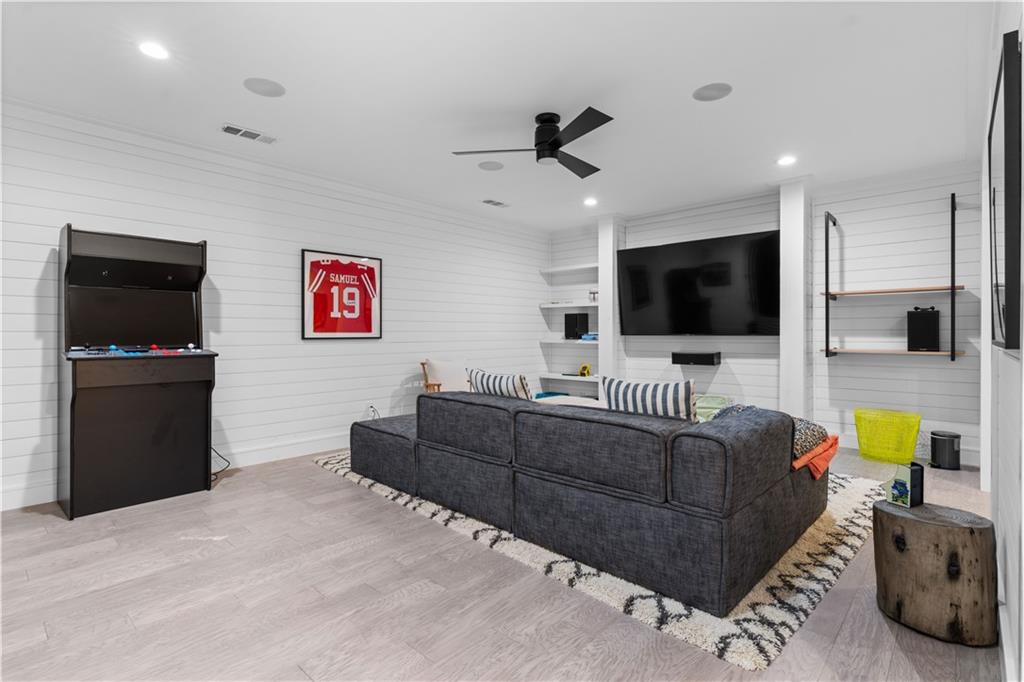 1116 Dan Johnson Road NE