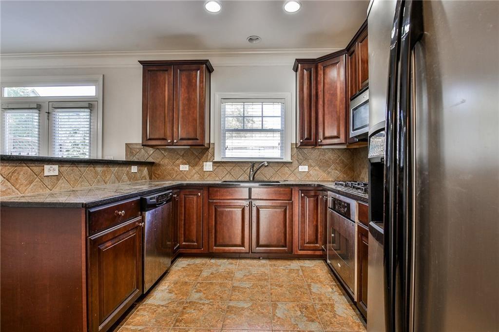 1934 Cobblestone Circle NE