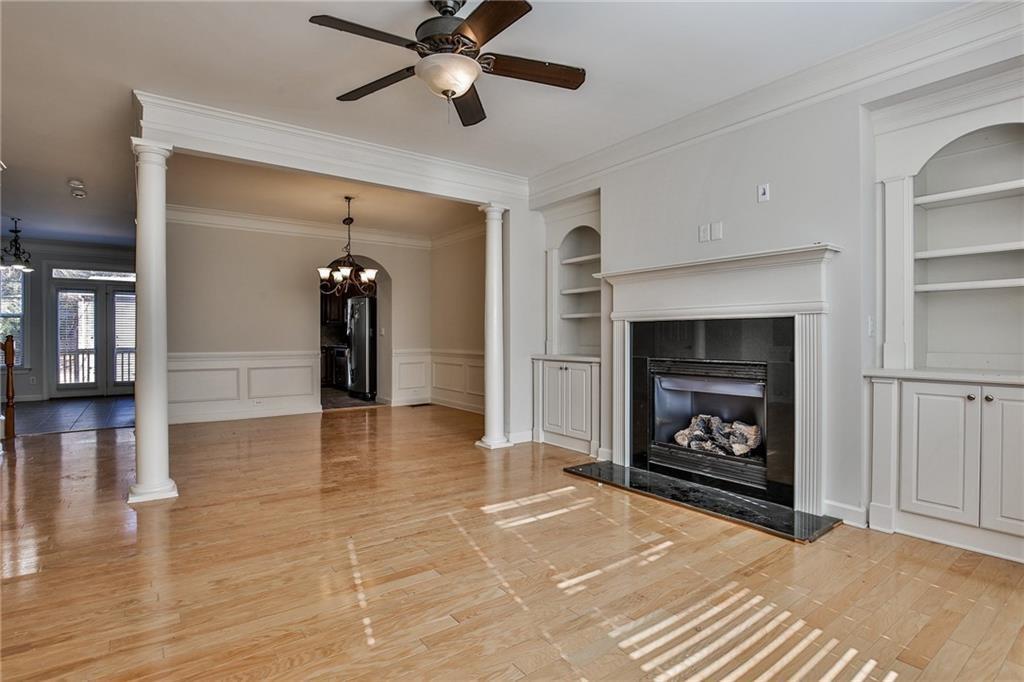 1934 Cobblestone Circle NE