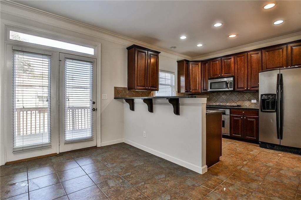 1934 Cobblestone Circle NE