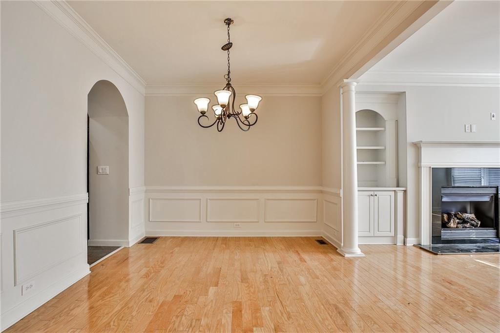 1934 Cobblestone Circle NE