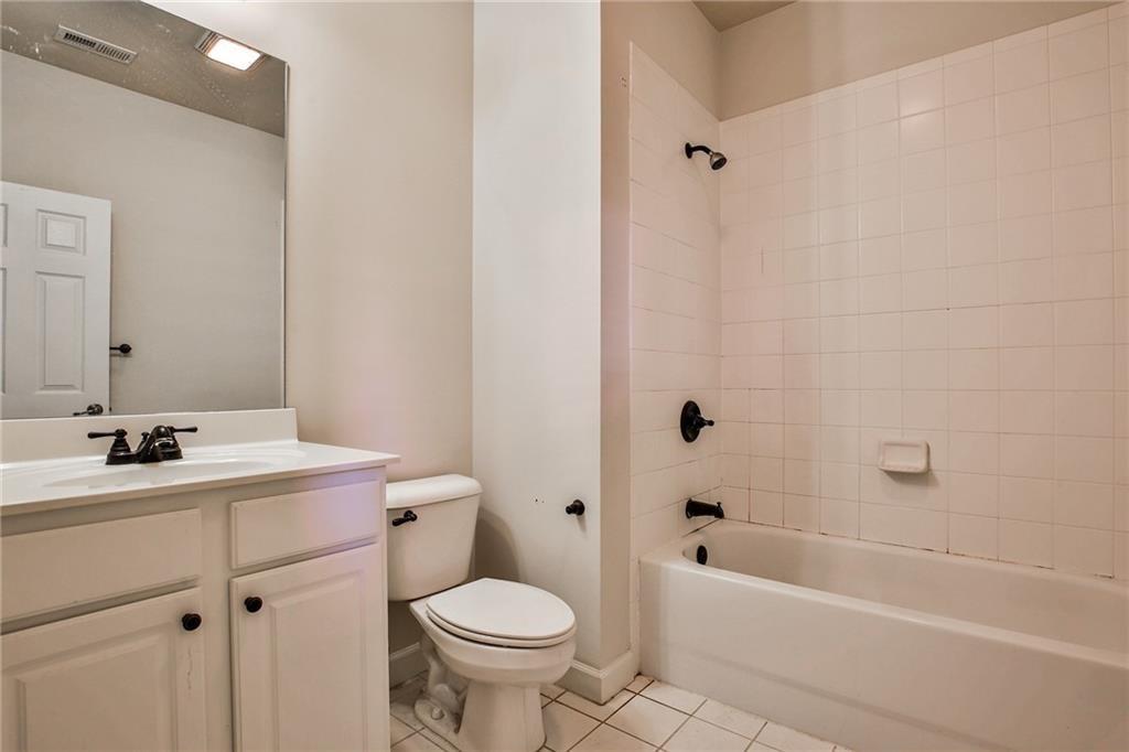 1934 Cobblestone Circle NE