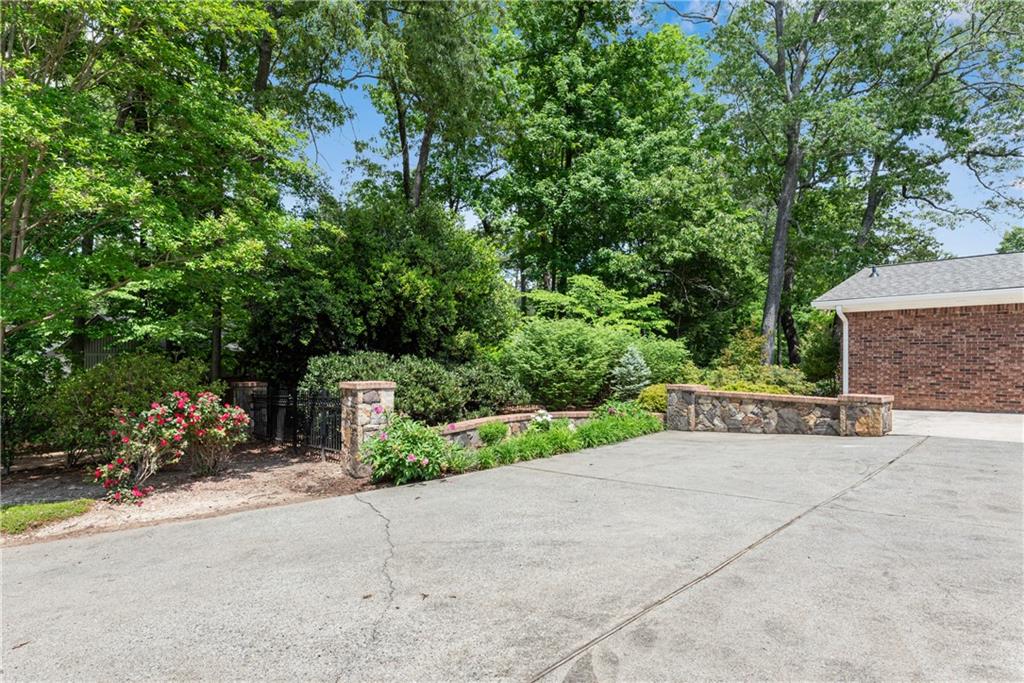 2310 Kings Point Drive