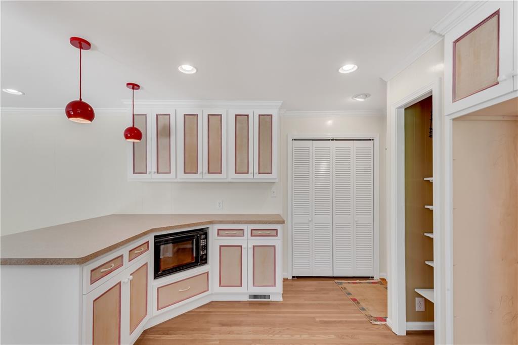 2310 Kings Point Drive
