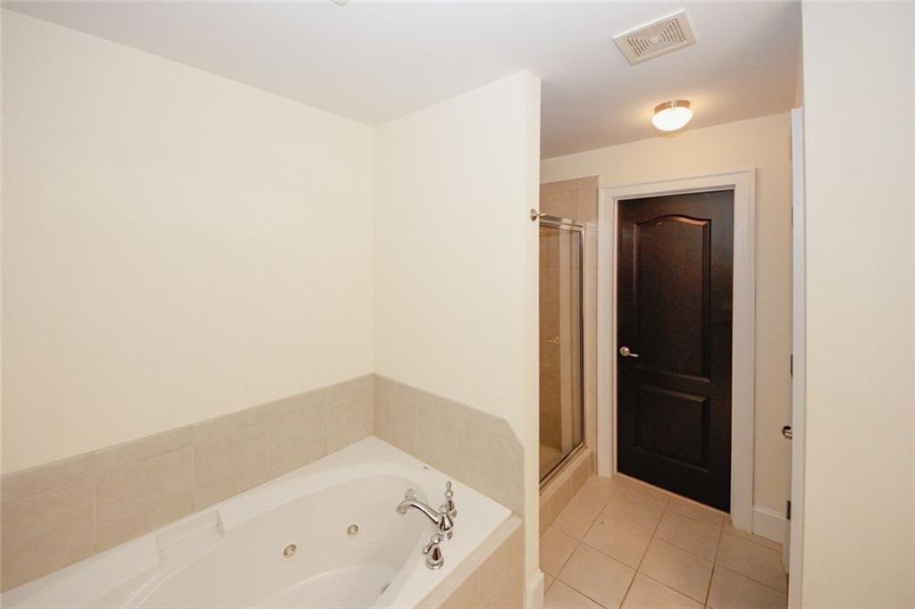 2418 Dresden Parc Circle NE
