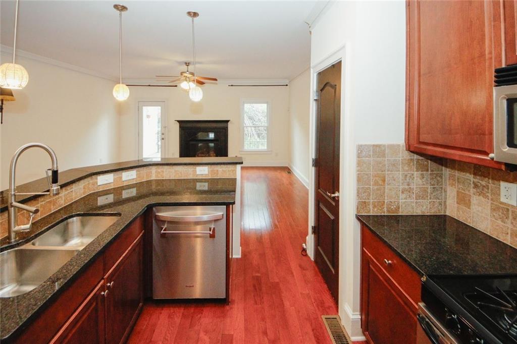 2418 Dresden Parc Circle NE