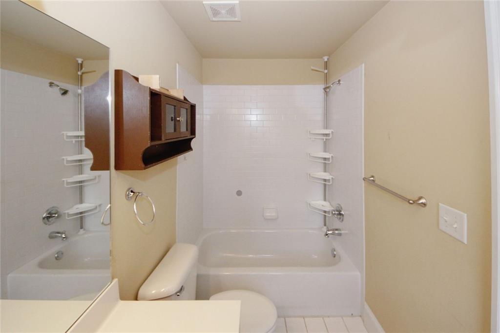 2418 Dresden Parc Circle NE