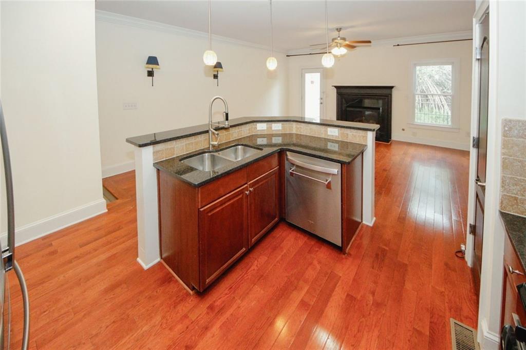 2418 Dresden Parc Circle NE